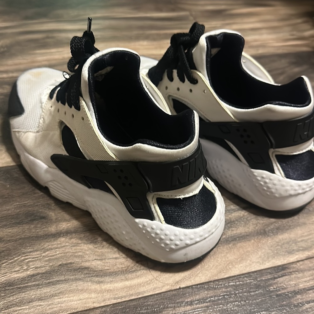 Shoes - Picture 2 of 2